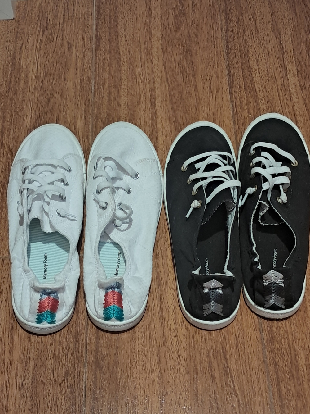 Women's Casual Lace-Up Sneakers in White and Black